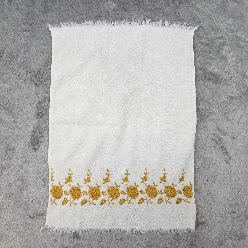 Vintage Dundee Rose‎ Gold Embroidered Towel Set 1 Bath 1 Hand 2 Washcloths USA